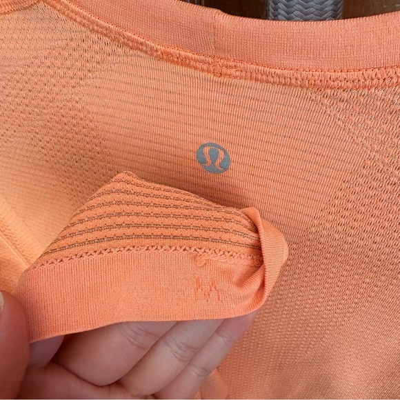 Lululemon Medium Metal Vent Tech Pastel Orange - Picture 4 of 4